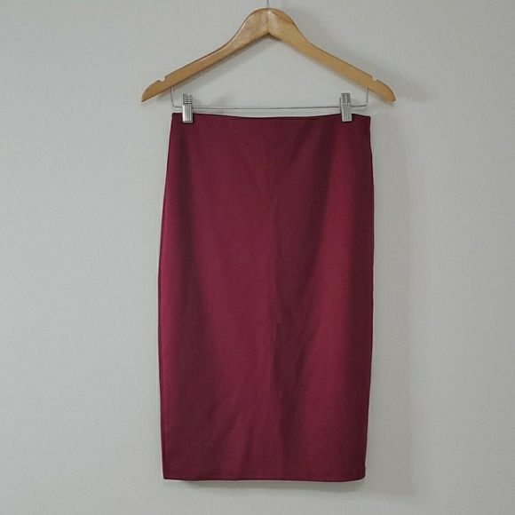 Forever 21 Dresses & Skirts - 🤎 3/$20 🤎 Magenta Pencil Skirt